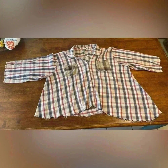 POL oversized size small flannel frayed edge, cream, red, navy w/ brown pockets - Picture 1 of 4